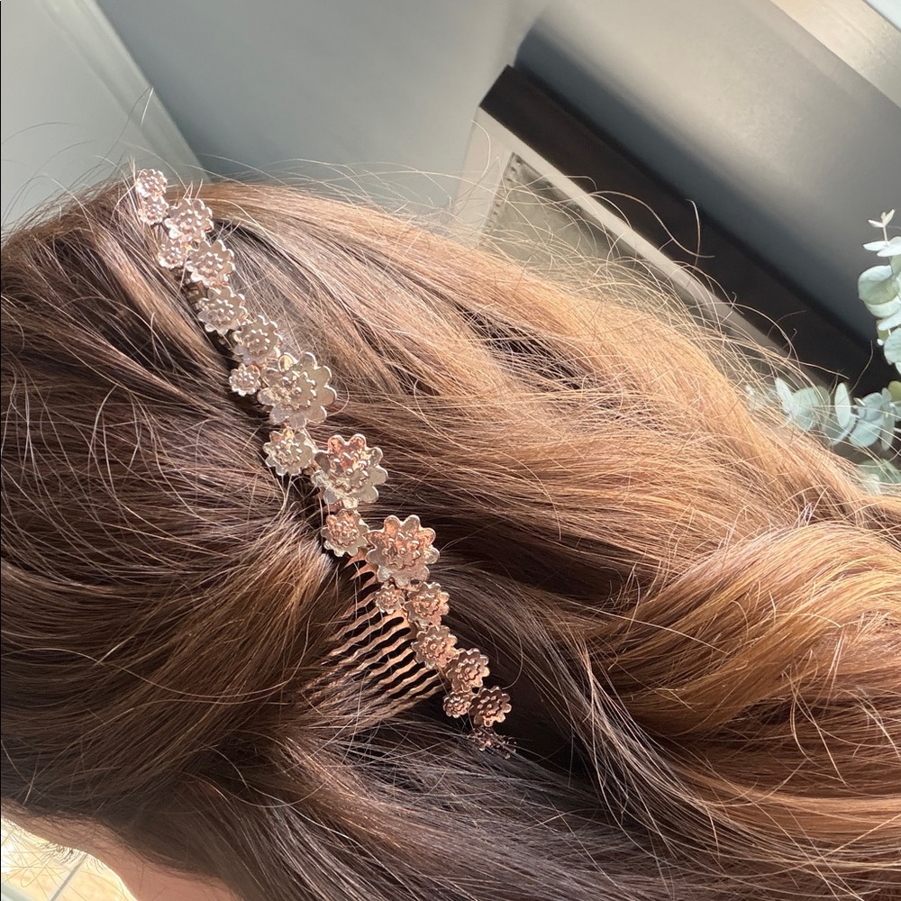 Anthropologie Rose Gold Floral Hair Comb - Picture 3 of 4